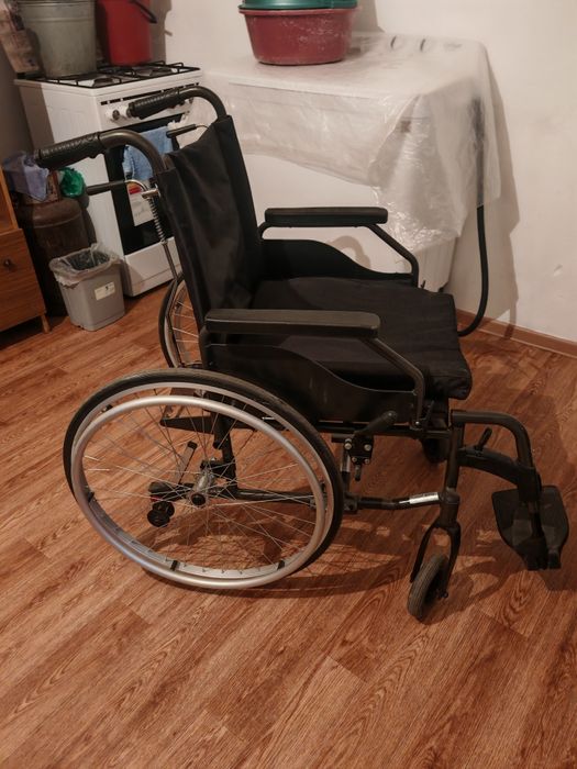 Продам коляску инвалидную