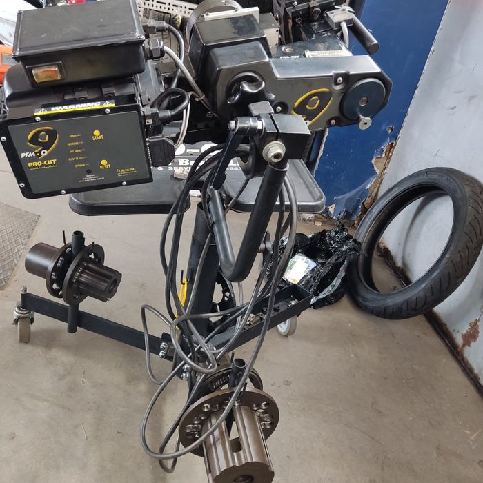 Продава ,може и бартер Pro cut 9.0 машина за изправяне, струговане на