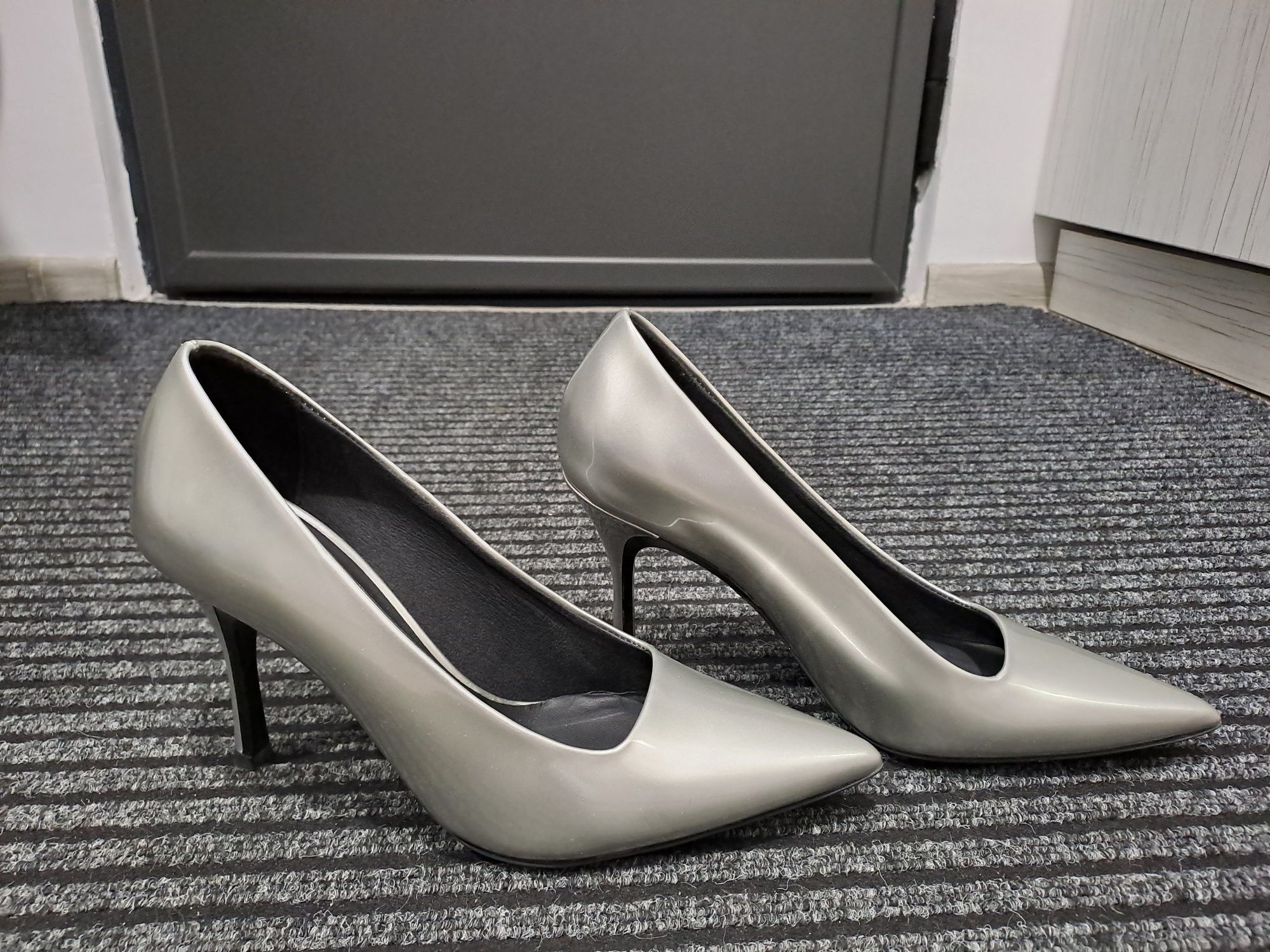 Pantofi Furla Code Decollete