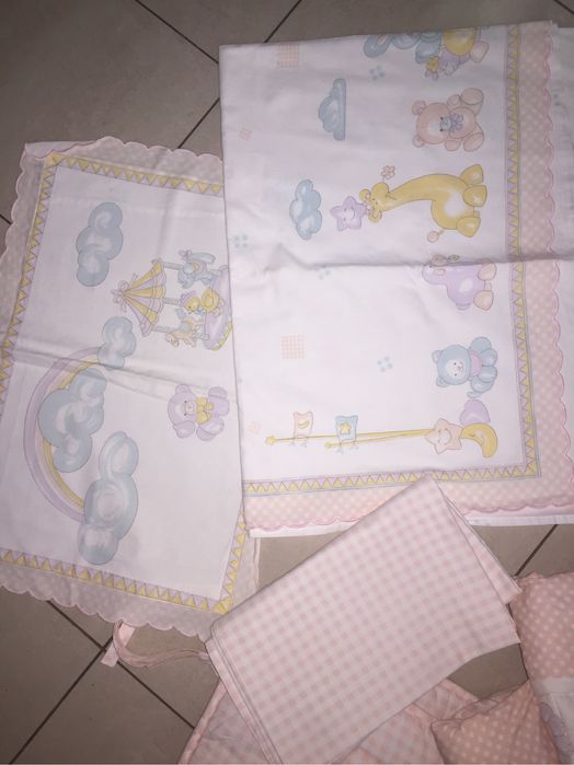 Червени кадифе възглавници Ikea/Камбанка/Disney;завивка/чаршаф бебе