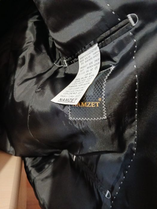 Costum barbati foarte elegant negru cu imprimeu doar sacoul și pantaln