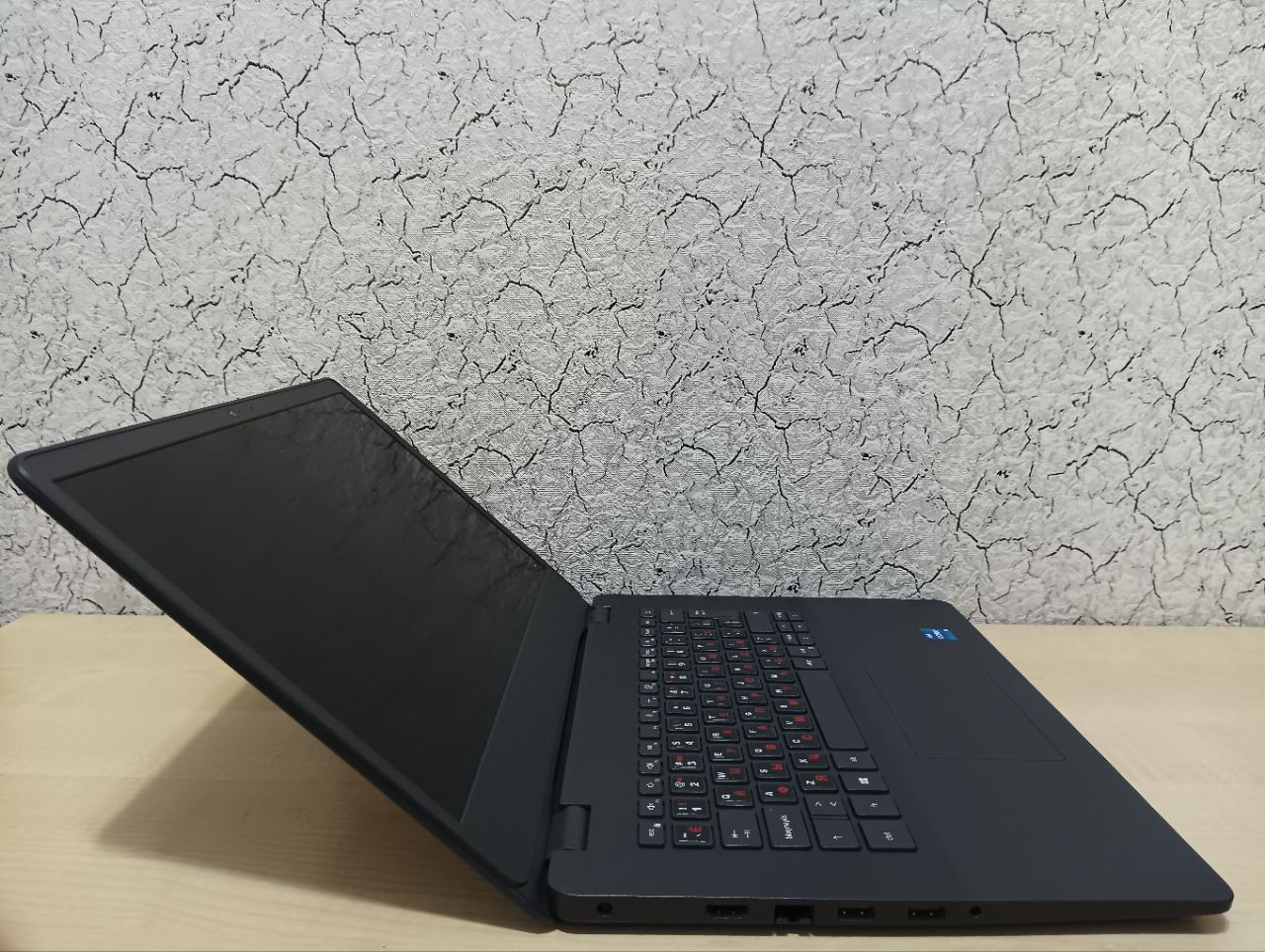 DELL Vostro 3400 14" HD/CORE™ i5-1135G7/8GB DDR4/1TB HDD/Intel Iris Xe