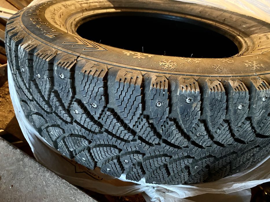 Зимние шины 205/65/15