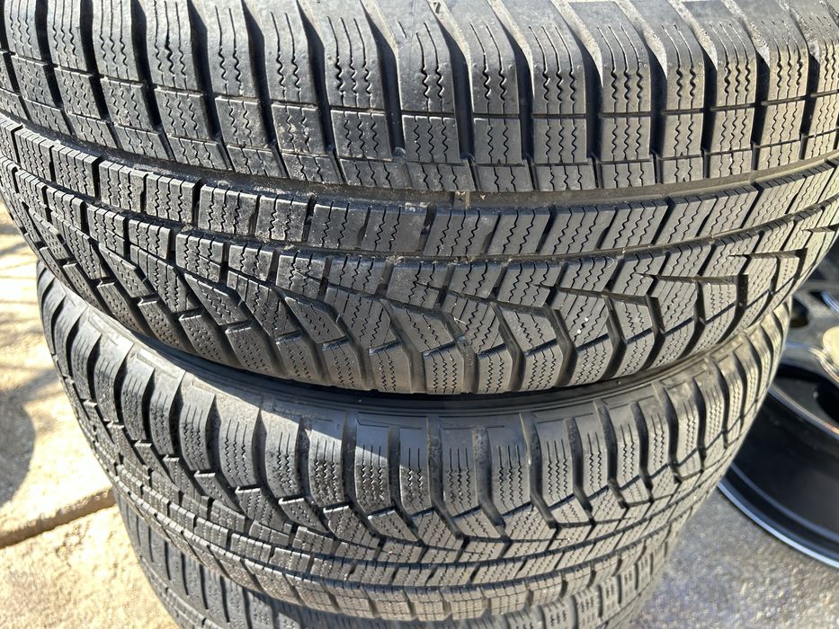 4 зимни гуми hankook  215 60 17