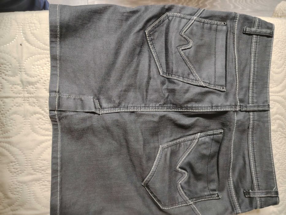 Дамска пола комбинирана с кожа като нова