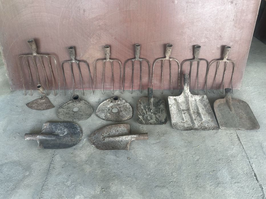 Вилы, лопаты, тяпки, кетмен