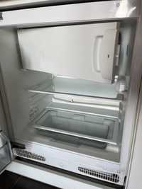 Малък хладилник за вграждане