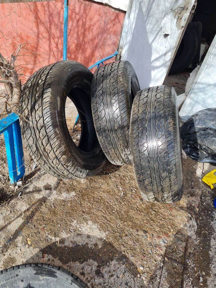 Резины б/у-3шт. 275/65R17