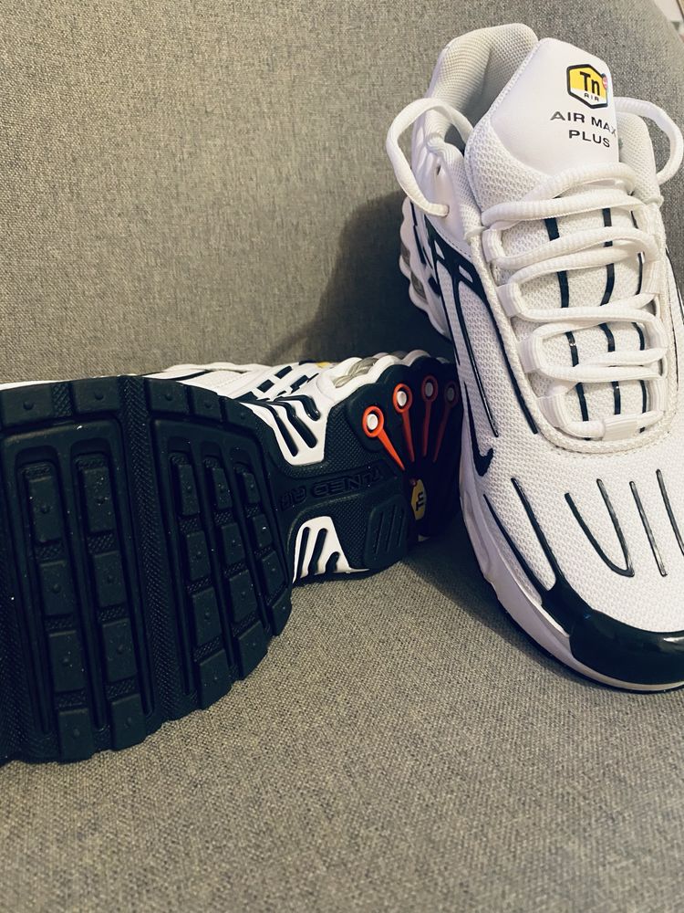 Nike Air Max 3 GS FN3845 бял - 39 номер