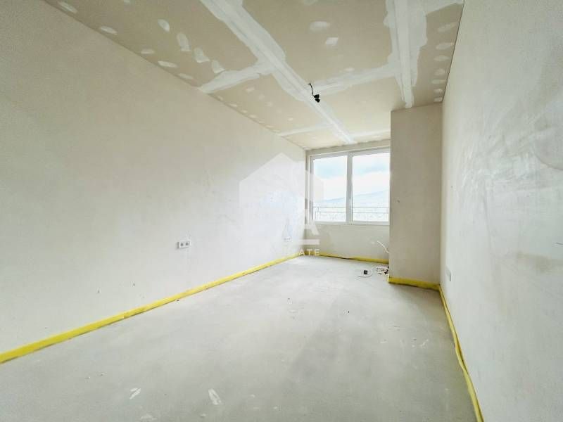 Продава се Четиристаен апартамент в София, Хладилника - 179 кв.м за 3605 €/кв.м - Снимка #3