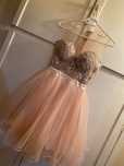 Rochie speciala cu pietricele
