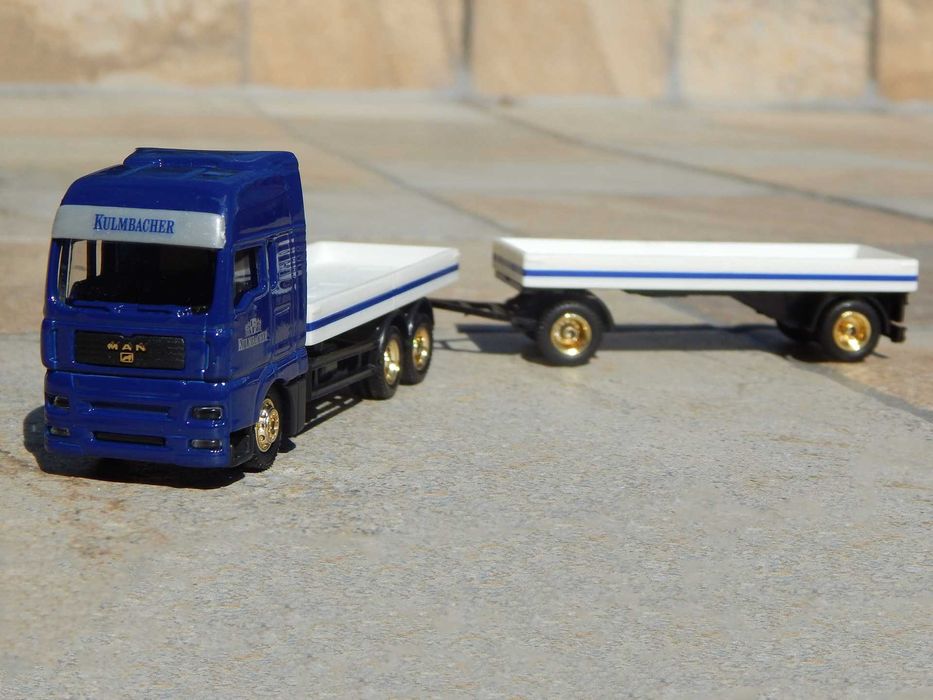 Macheta camion MAN TGA 2000 + remorca Kulmbacher scara 1:87