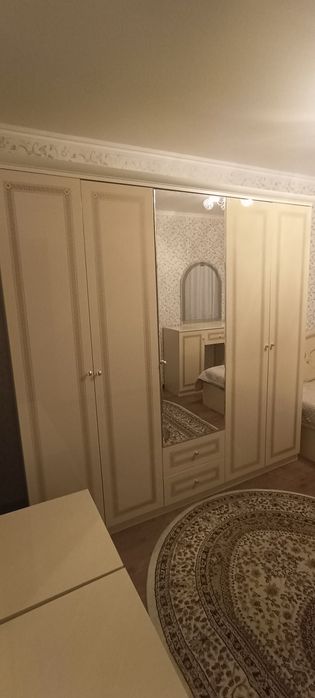 Продам спальный гарнитур