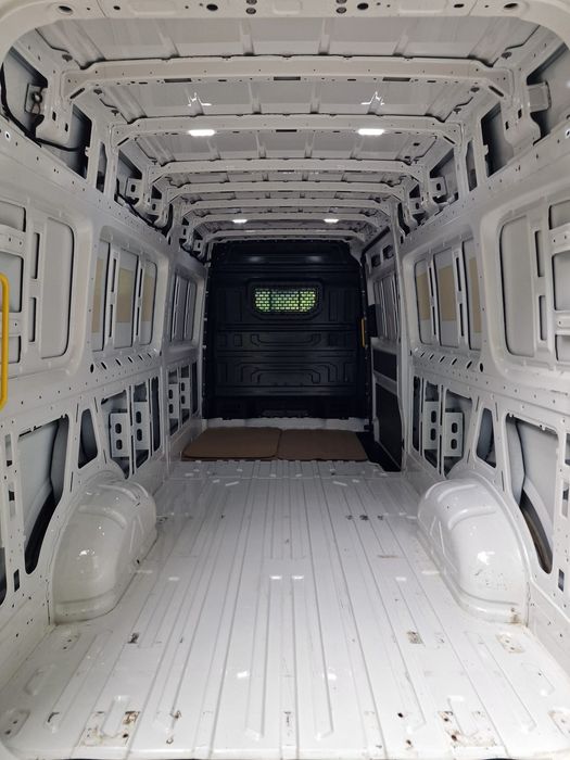 Vw Crafter,  an 2017, 2l diesel,  automată,  216000 km, TVA Deductibil