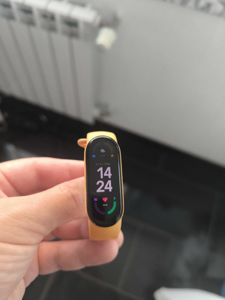 Xiaomi Mi Band 6 - смарт часовник гривна