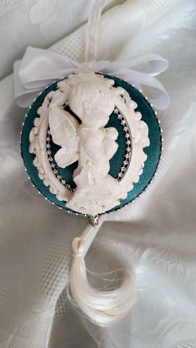 Коледни топки - ръчно изработени