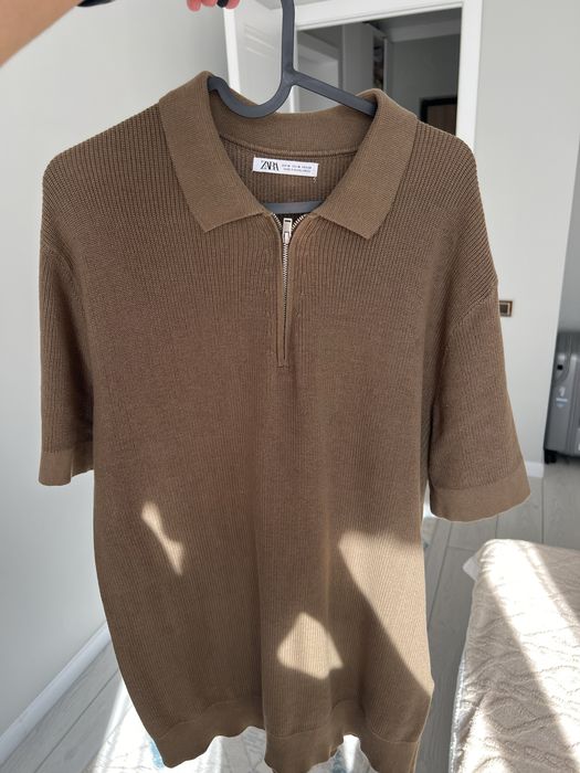 Поло с молнией от Zara