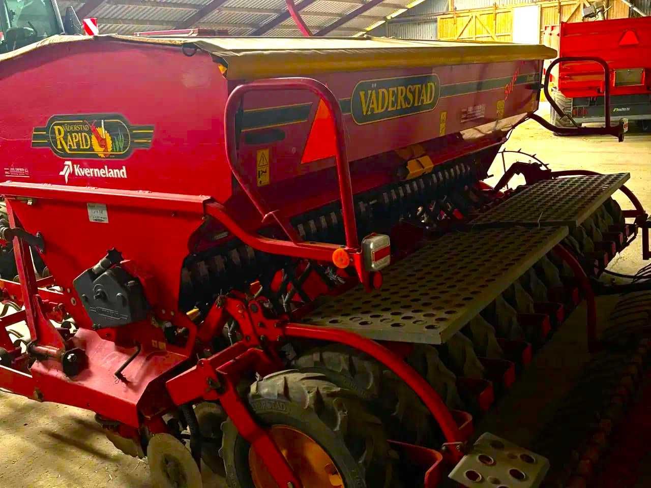 Semanatoare paioase Vaderstad Rapid 400 Super XL an 2015 Amazone Kuhn