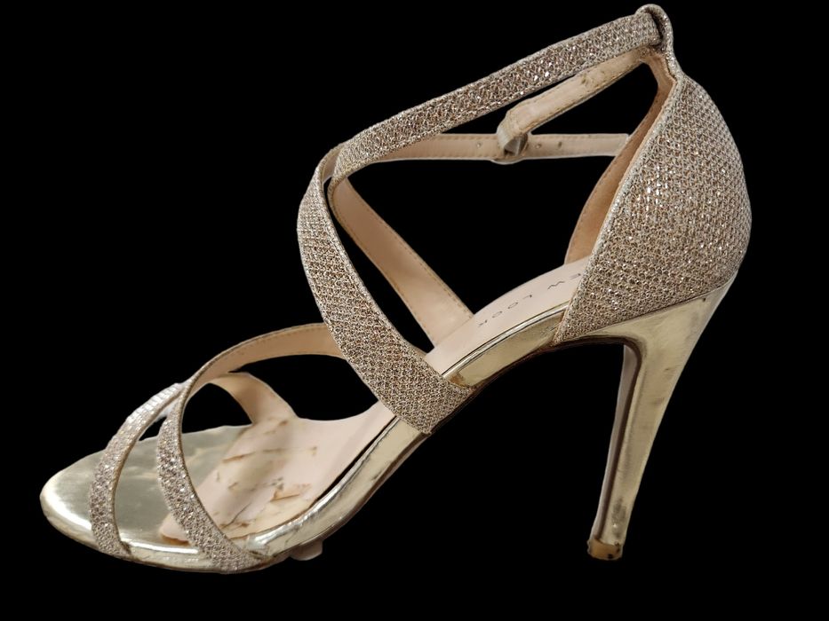 Sandale aurii cu toc