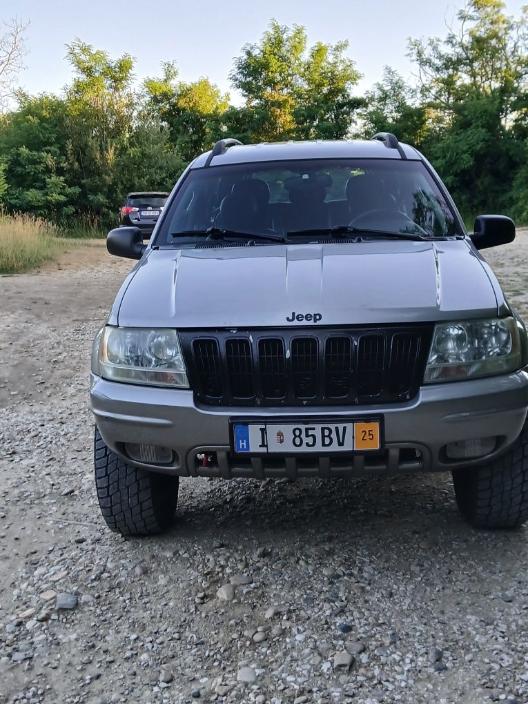 Vând  jeep grand cherokee wj