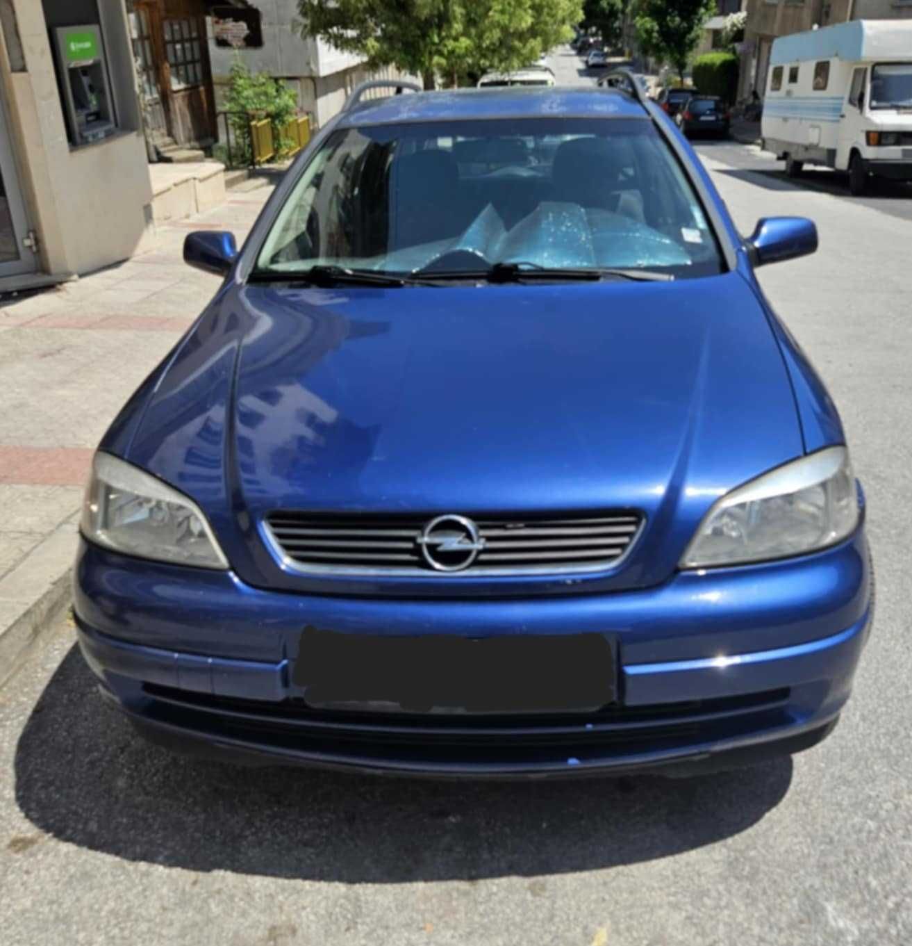Автомобил Opel Astra
