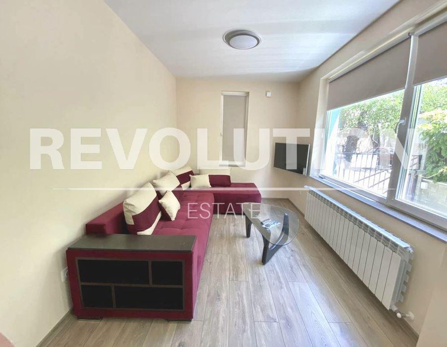 Дава се под наем Тристаен апартамент в Варна, ВИНС - 95 кв.м за 700 € - Снимка #1