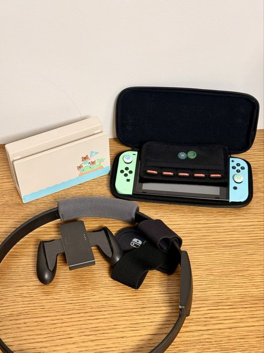 Nintendo switch Animal crossing edition