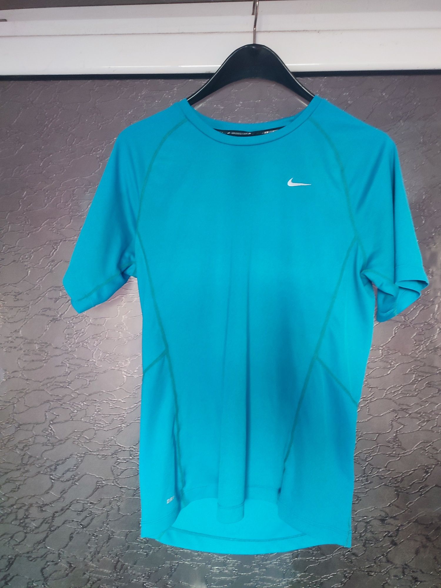 Тениски Adidas и Nike