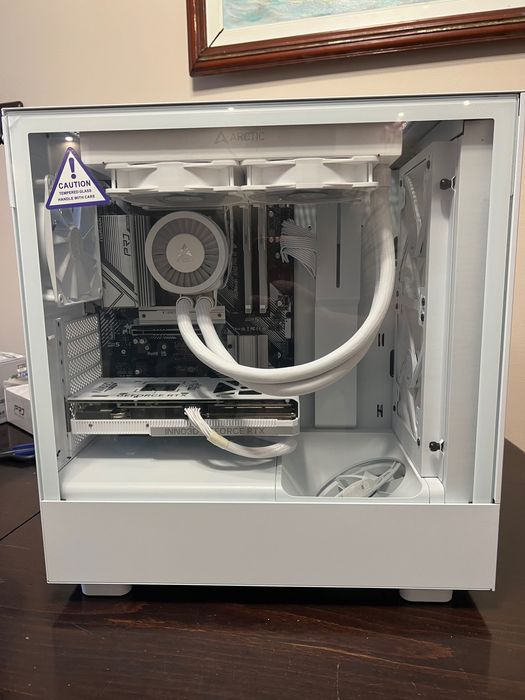 Гейминг конфигурация  Перфектен за 1440p на ultra settings.