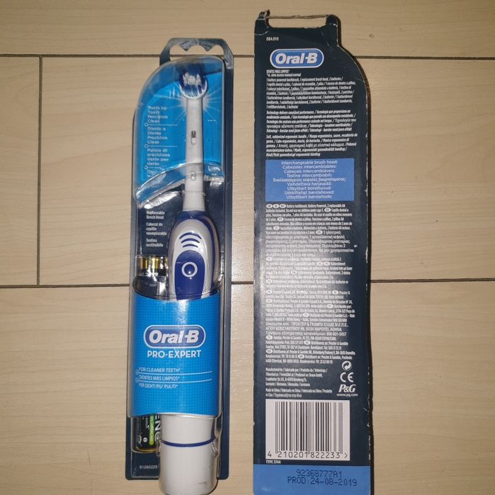 Periuta Oral B Pro Expert cu bateri