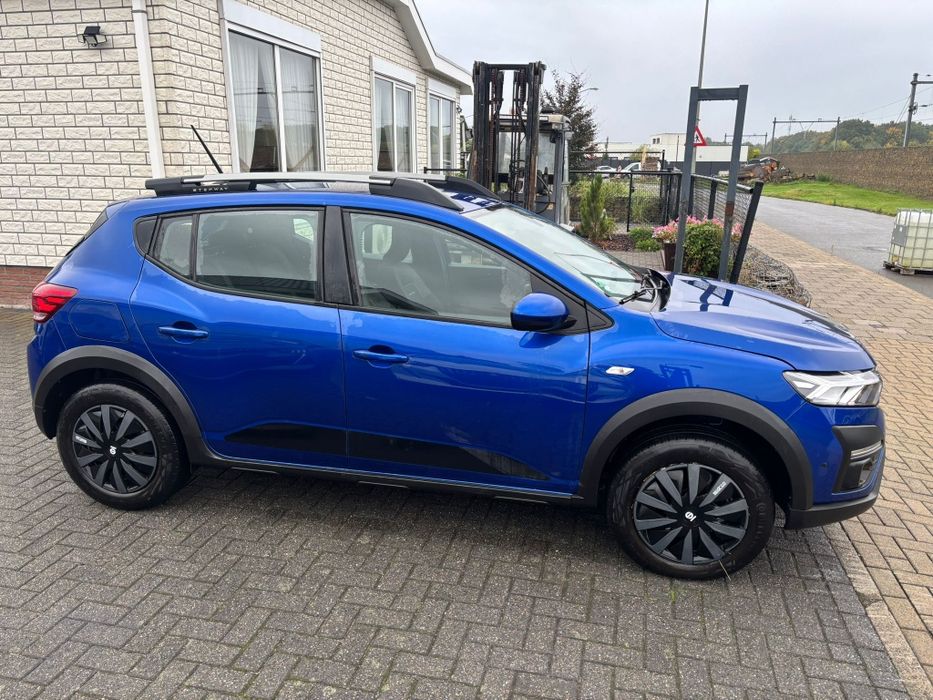 Vând Dacia Sandero avariat stepway 3 an 2021 motor 1.0 TCE  65997 km