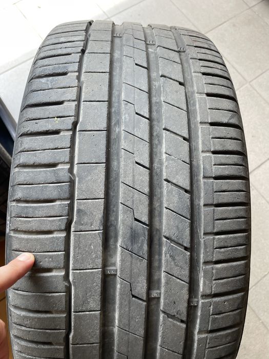 255 40 21 Hankook anvelope Vara