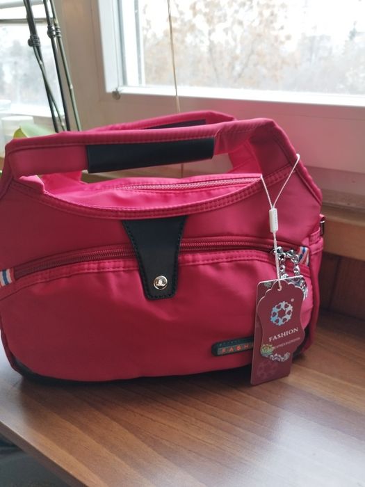 Дамски чанти последни бройки