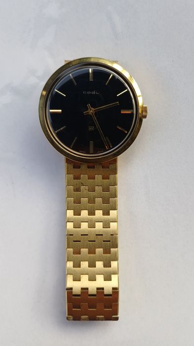 Стар механичен часовник