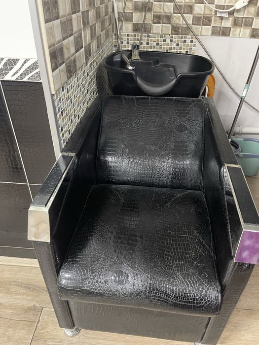 Коесла и мойка для головы в салон красоты