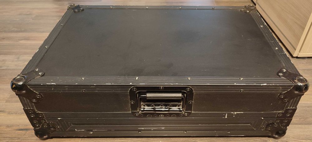 Consola Pioneer DDJ 800 + Case UDG