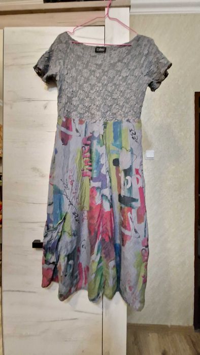 Рокля с дантелена платка.