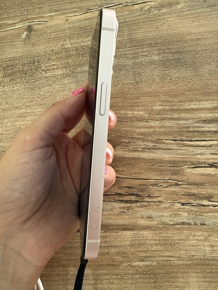 Iphone 13 със сменен дисплей