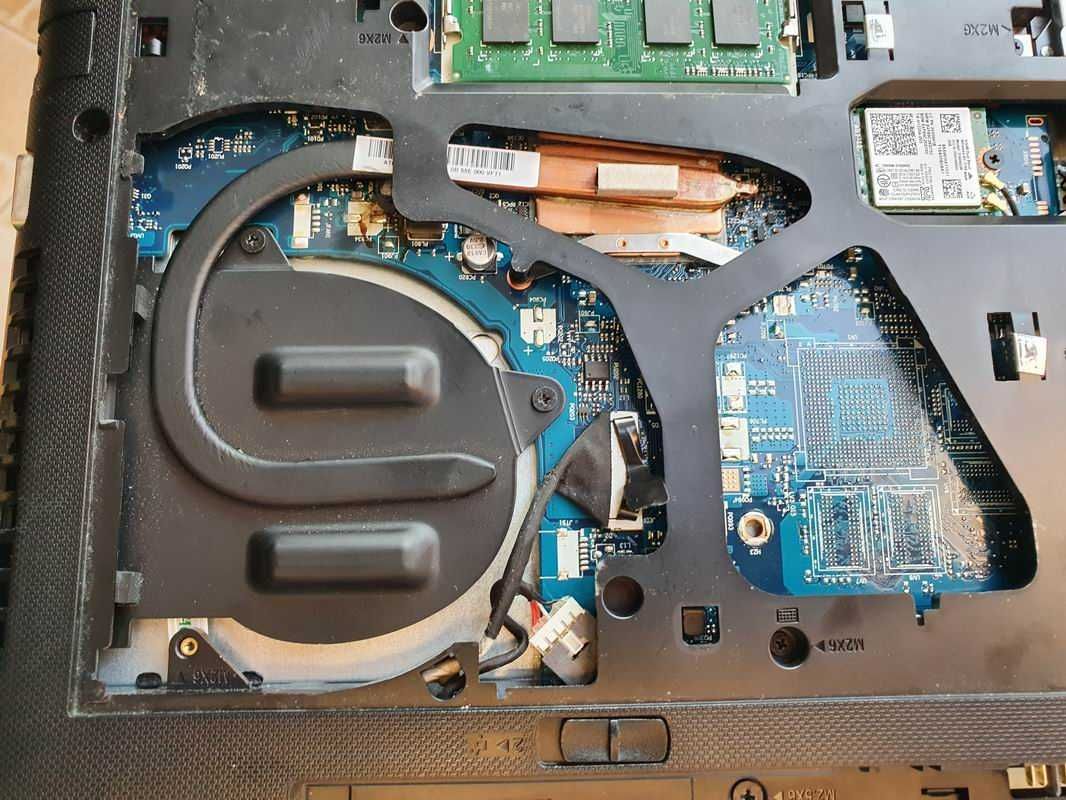 Продавам Lenovo G50-30- на части