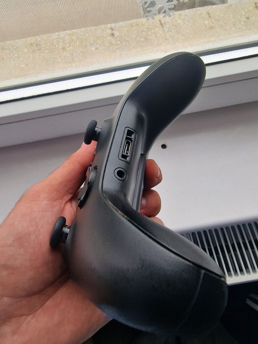 Controller Xbox Series X, Compatibil si cu Xbox One S si One X