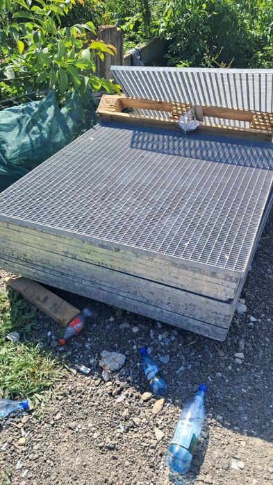 Gretare zincate pentru podeturi scări