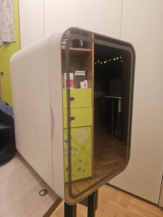 Продам бьюти холодильник