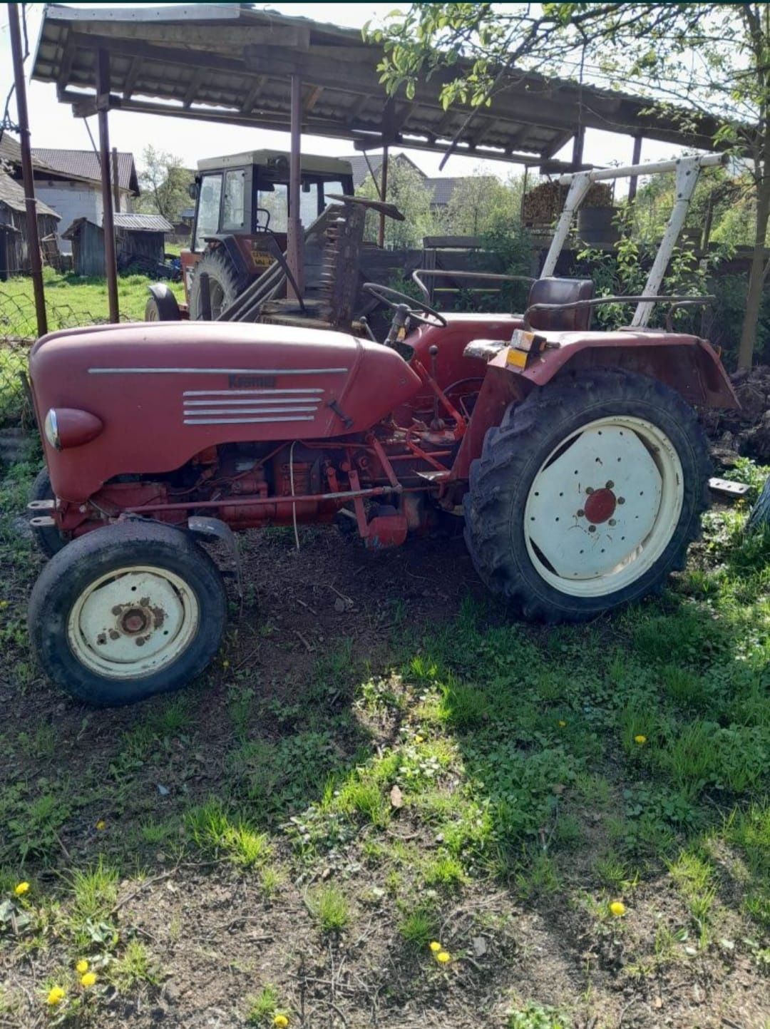 Vând tractor kramer