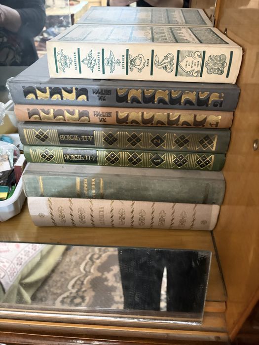 Продам собоания книг