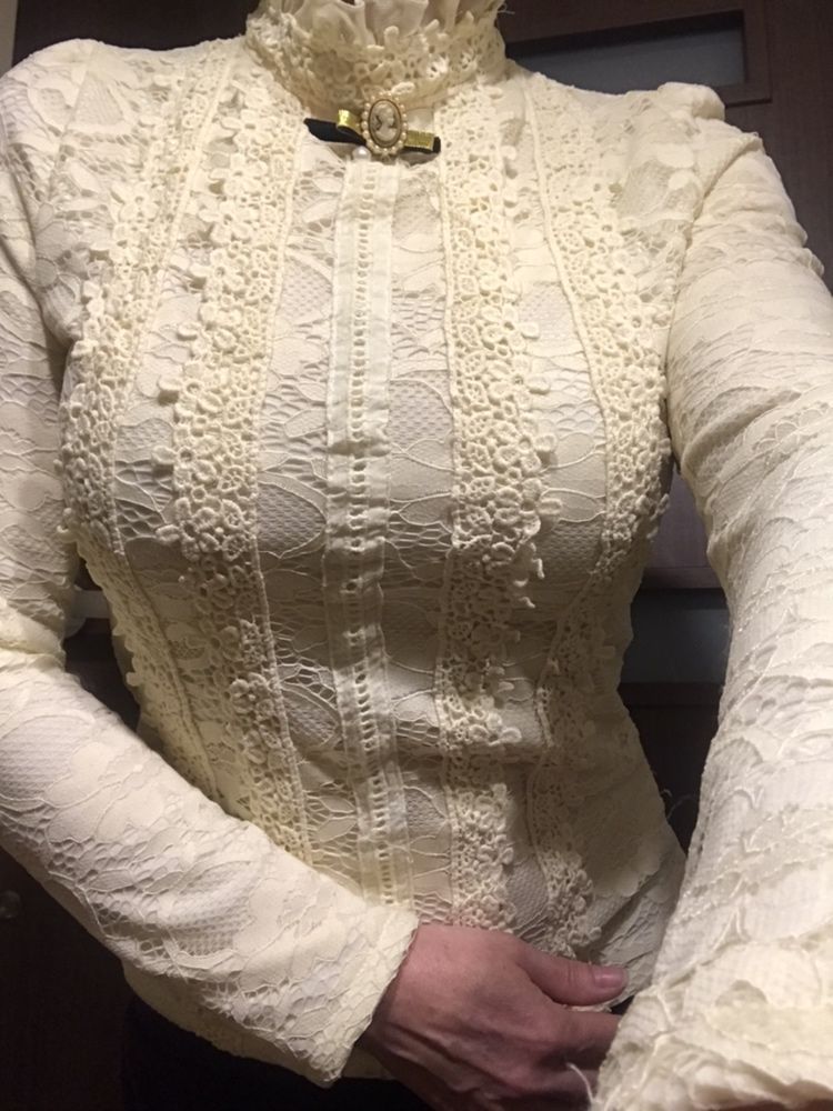 Елегантна блуза