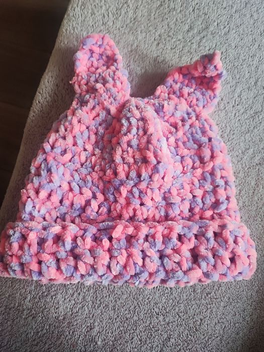 Бебешки шапки ръчно изработени