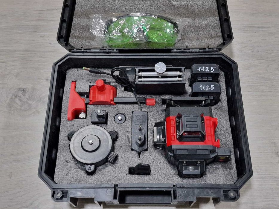 НОВ! 4D Лазерен нивелир RED TECHNIC RTPLK0036 / пълен комплект