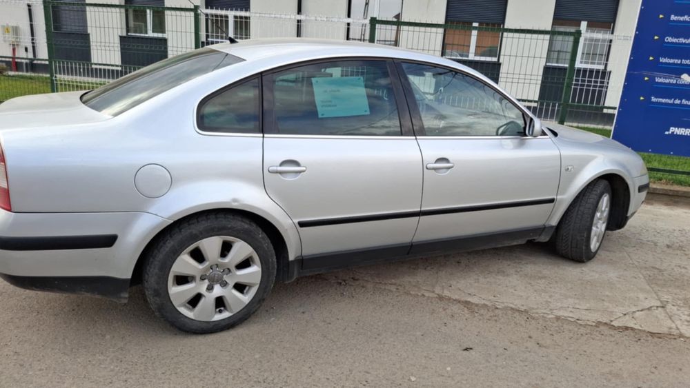 Vând Volkswagen Passat