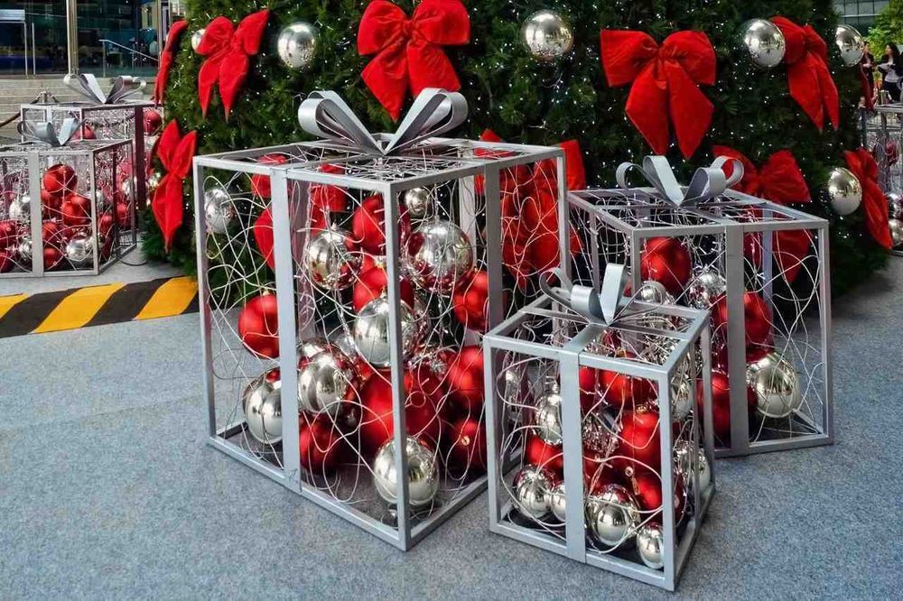 Новогоднее оформление Фигурки/Ёлки/Шарики/Гирлянды