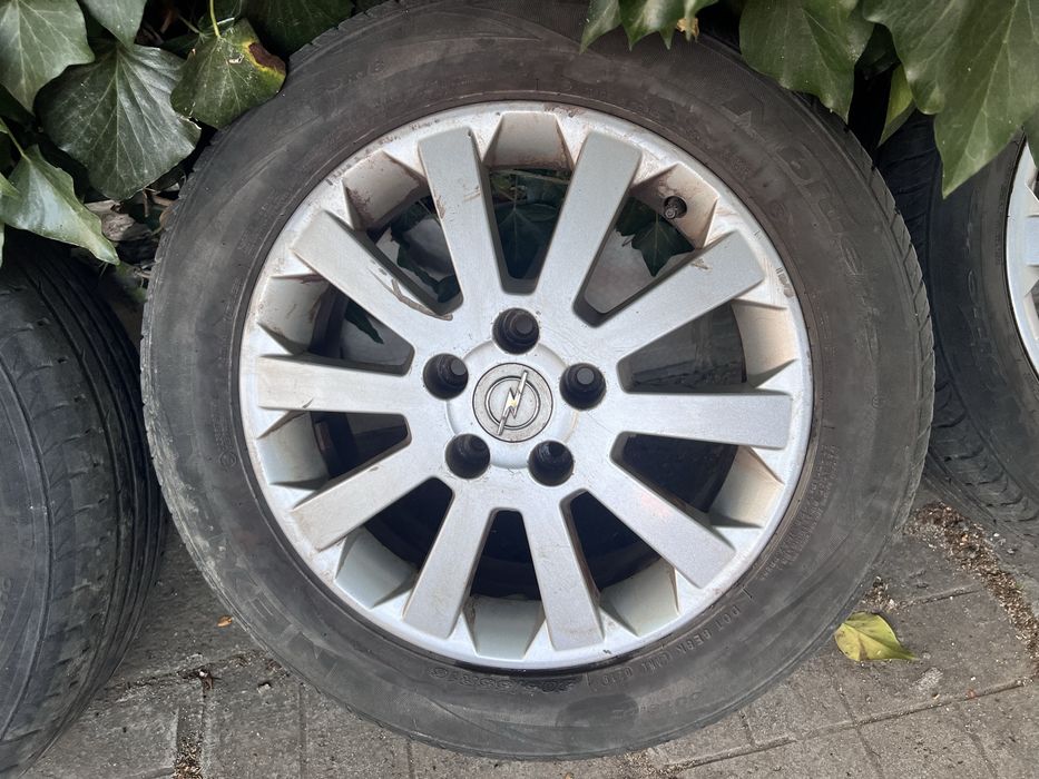 Джанти с гуми Опел Зафира 5*110 R16